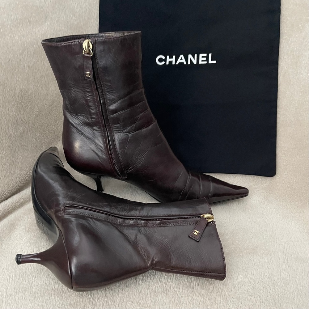 CHANEL Pointed Toe Kitten Heel Short Boot in Chocolate Brown Leather